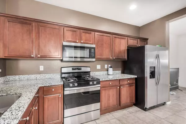 9941 W CHIPMAN Road, Tolleson, AZ 85353