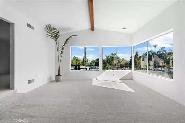 22313 Macfarlane DR, Woodland Hills, CA 91364