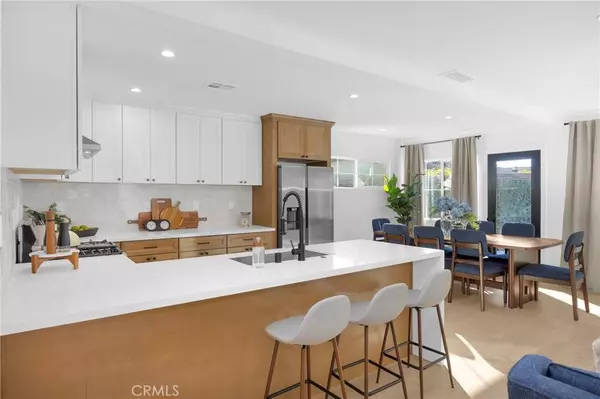 5711 Simpson AVE, Valley Village, CA 91607