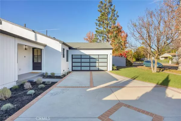 5711 Simpson AVE, Valley Village, CA 91607