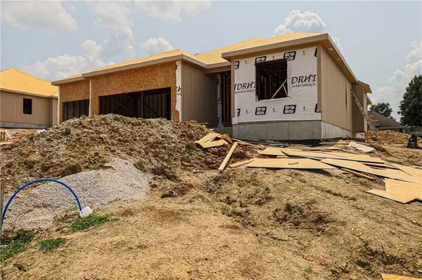 863 Willow Creek CT, Higginsville, MO 64037