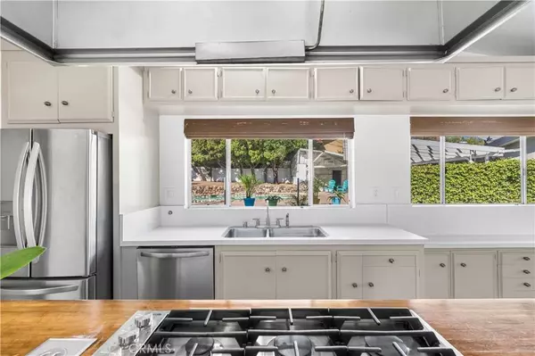 22313 Macfarlane DR, Woodland Hills, CA 91364