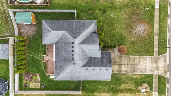 168 Maplewood Dr, Shepherdsville, KY 40229