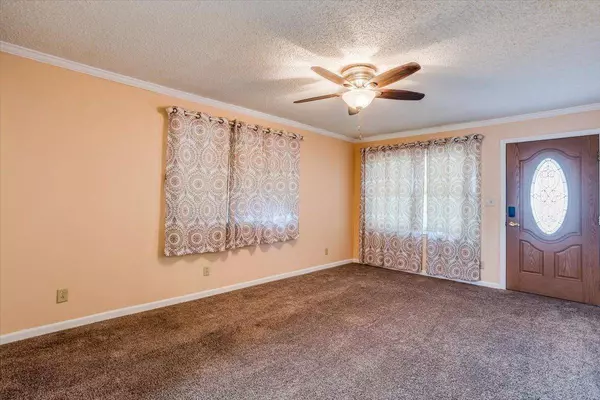 1213 S Elizabeth St, Wichita, KS 67213