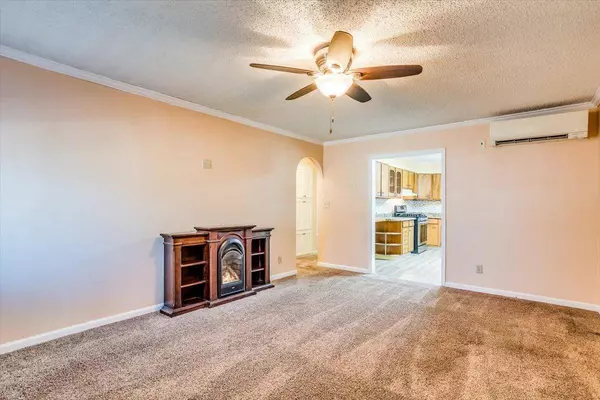 1213 S Elizabeth St, Wichita, KS 67213