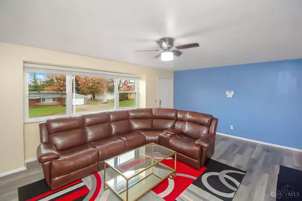 521 Angel Nook St, Delhi Twp, OH 45238