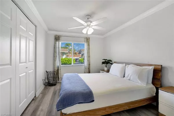 409 Gabriel CIR #2203, Naples, FL 34104