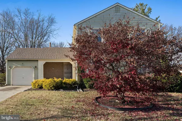 42 DUNHILL DR, Voorhees, NJ 08043