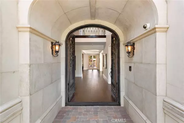 2 Coral Blue ST, Ladera Ranch, CA 92694