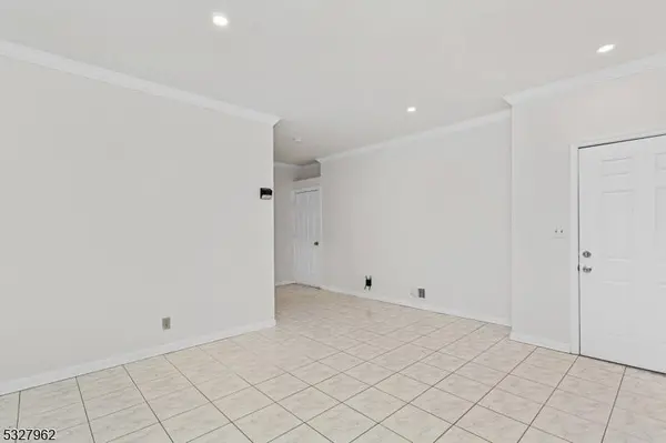 37 Atlantic St, Elizabeth City, NJ 07206