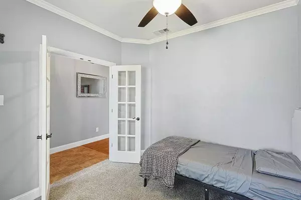 921 Sherry Lane, Saginaw, TX 76179