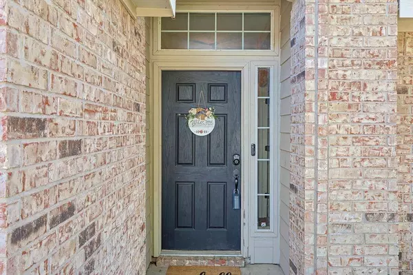 921 Sherry Lane, Saginaw, TX 76179