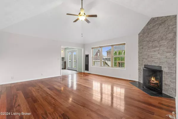 168 Maplewood Dr, Shepherdsville, KY 40229