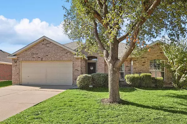 921 Sherry Lane, Saginaw, TX 76179