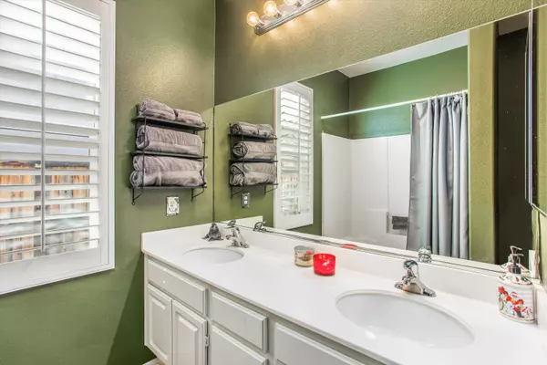 28880 Avalon Ave, Moreno Valley, CA 92555-7065