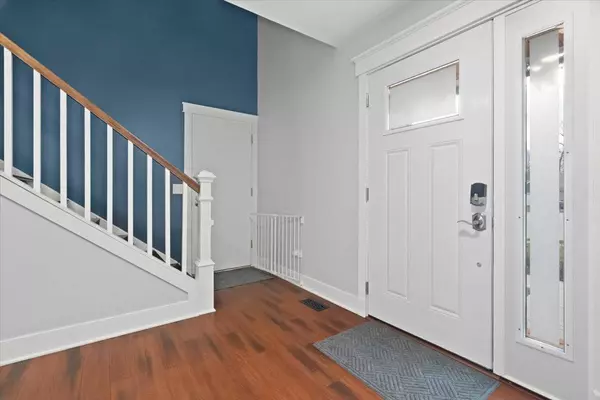 8610 Sycamore CT, Fox Lake, IL 60020