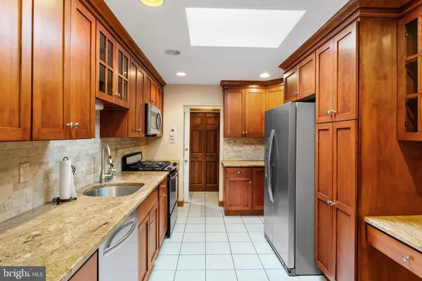 2 MAINE TRL, Medford, NJ 08055