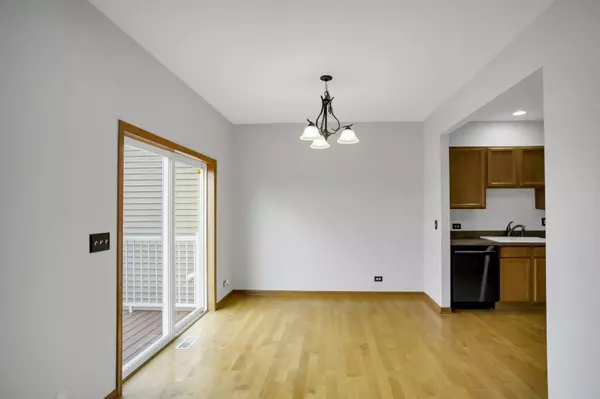 902 Oak Ridge BLVD, Elgin, IL 60120