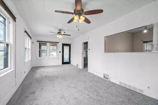 1013 S Fourth ST, Aurora, IL 60505