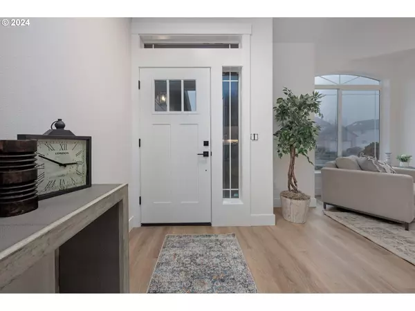 11493 SHELBY ROSE DR, Oregon City, OR 97045