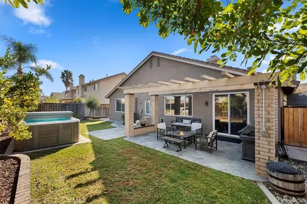 1341 Sandpiper LN, Corona, CA 92881