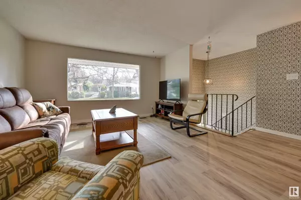 16 BEACON CR, St. Albert, AB T8N 0A3