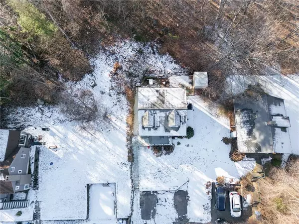 66 Beach RD, Cumberland, RI 02864