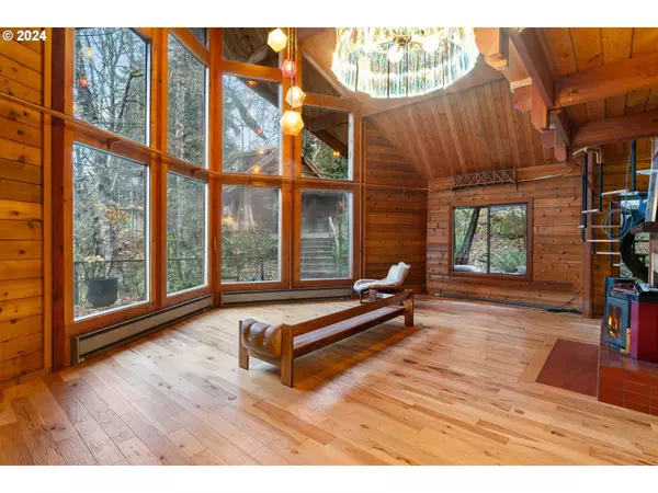 90986 LEASHORE DR, Vida, OR 97488