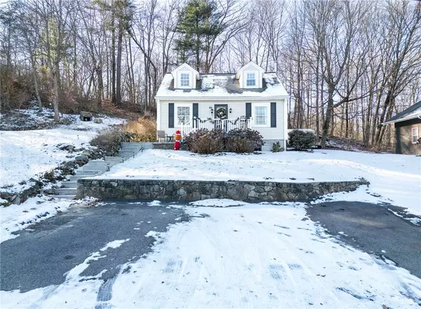 66 Beach RD, Cumberland, RI 02864