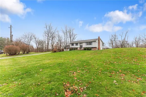 2716 Oakside ST NE, Canton, OH 44721