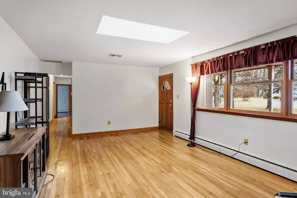 2 MAINE TRL, Medford, NJ 08055