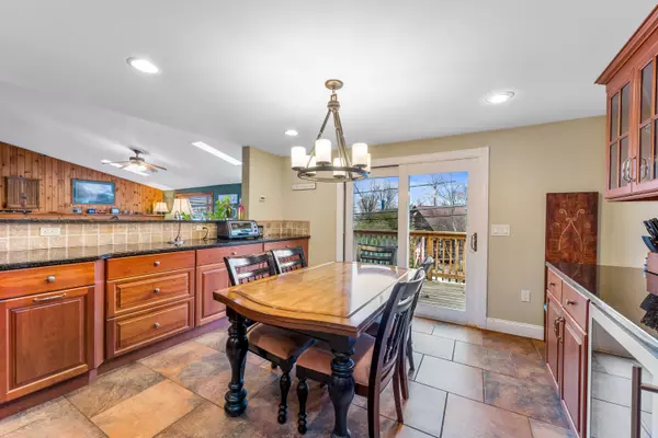 303 Kingsland Rd, Landing, NJ 07850-1105