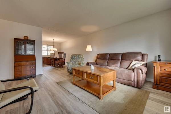 16 BEACON CR, St. Albert, AB T8N 0A3