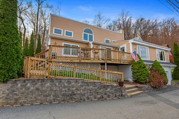 303 Kingsland Rd, Landing, NJ 07850-1105