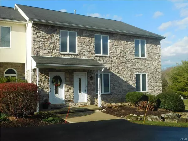 35 Chestnut Commons Ct, Forks Twp, PA 18040-8182