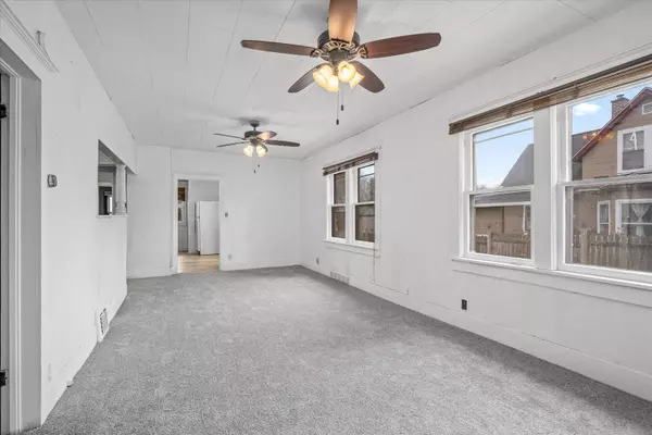 1013 S Fourth ST, Aurora, IL 60505