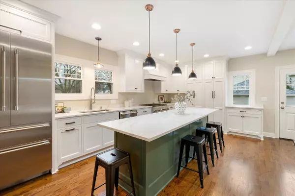 4905 N Bartlett, Whitefish Bay, WI 53217