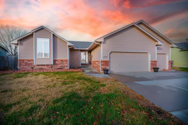 2225 S Parkridge St, Wichita, KS 67209