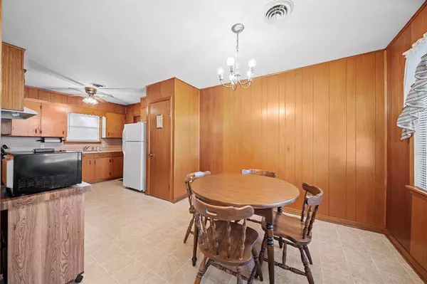 206 Cornish DR, Brenham, TX 77833