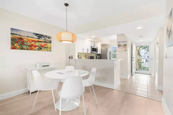 433 CERROMAR LN #441, Venice, FL 34293