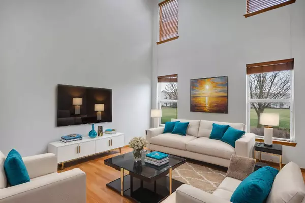 902 Oak Ridge BLVD, Elgin, IL 60120