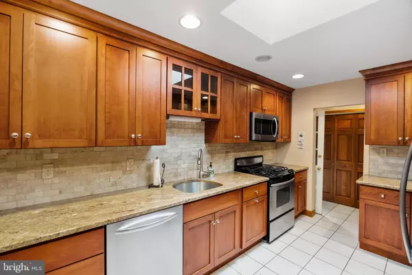 2 MAINE TRL, Medford, NJ 08055