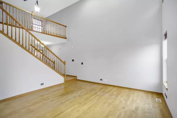 902 Oak Ridge BLVD, Elgin, IL 60120