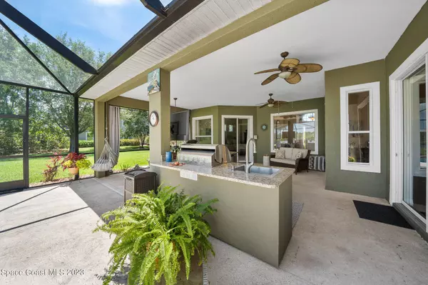 3908 Gardenwood CIR, Grant, FL 32949