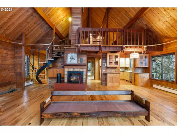 90986 LEASHORE DR, Vida, OR 97488