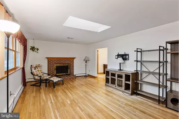 2 MAINE TRL, Medford, NJ 08055