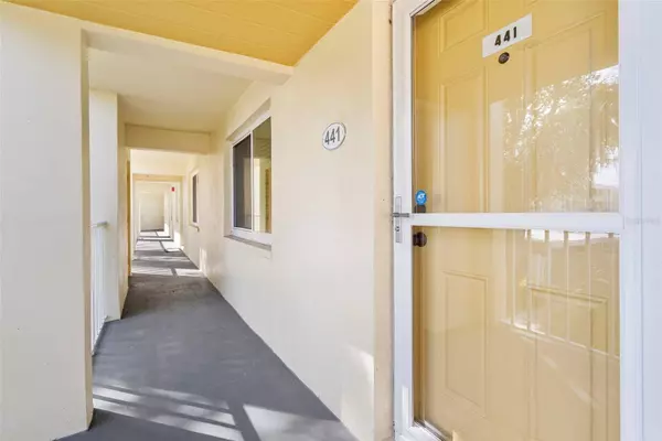 433 CERROMAR LN #441, Venice, FL 34293