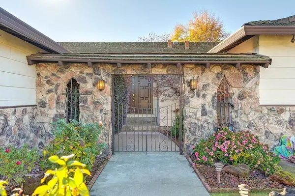 6462 Perrin WAY, Carmichael, CA 95608