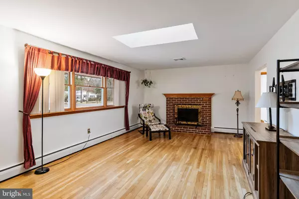 2 MAINE TRL, Medford, NJ 08055