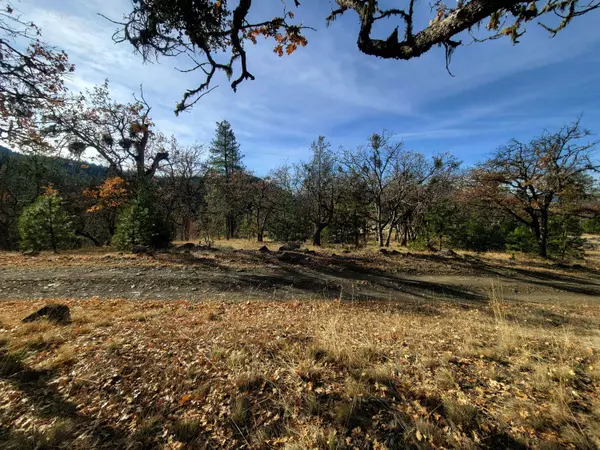 Tyler Cr RD, Ashland, OR 97520